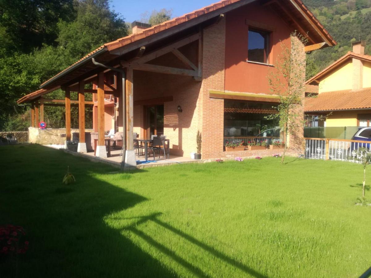 La Casa Malvarrosa Ampuero Luaran gambar