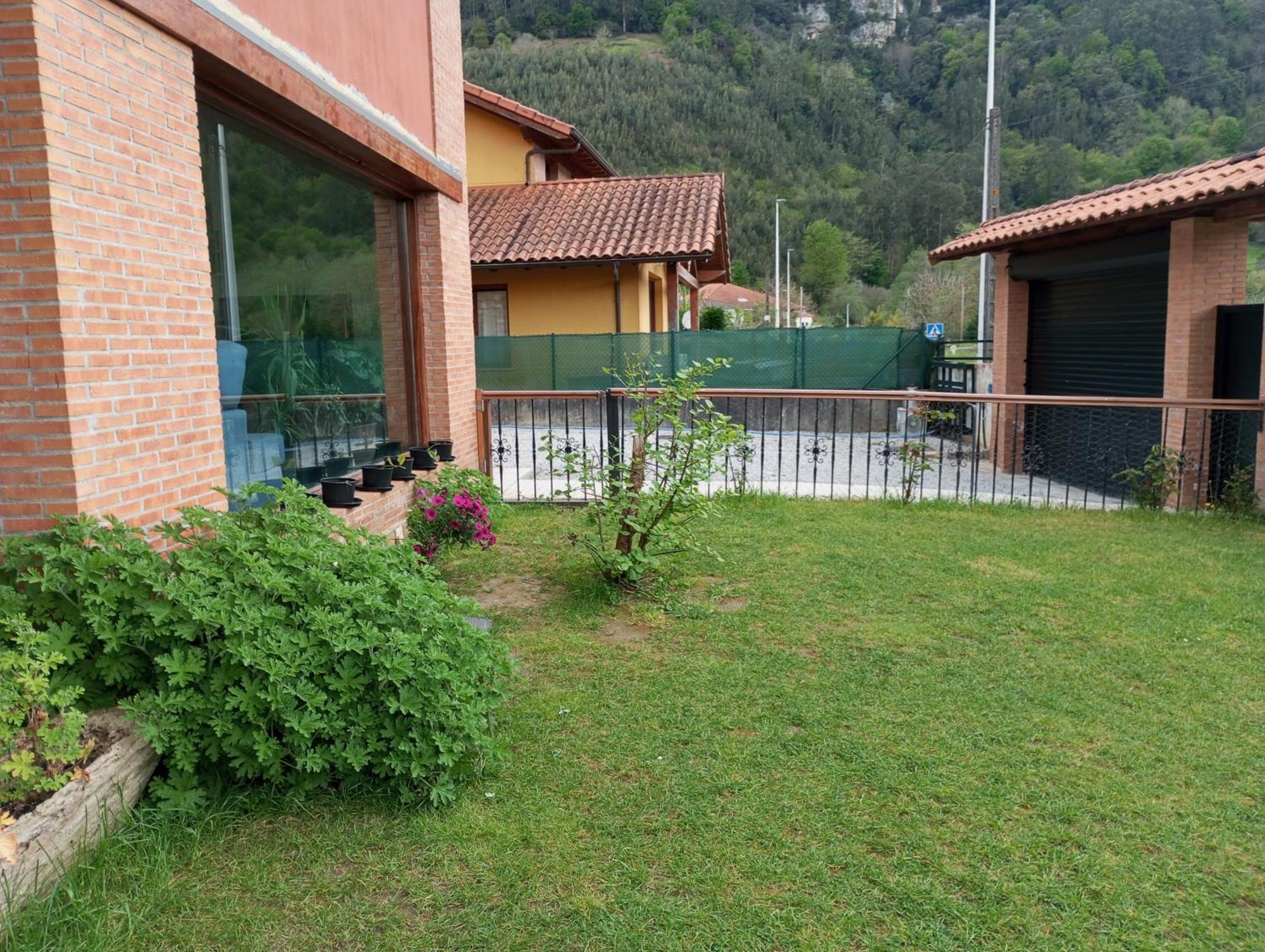 La Casa Malvarrosa Ampuero Luaran gambar