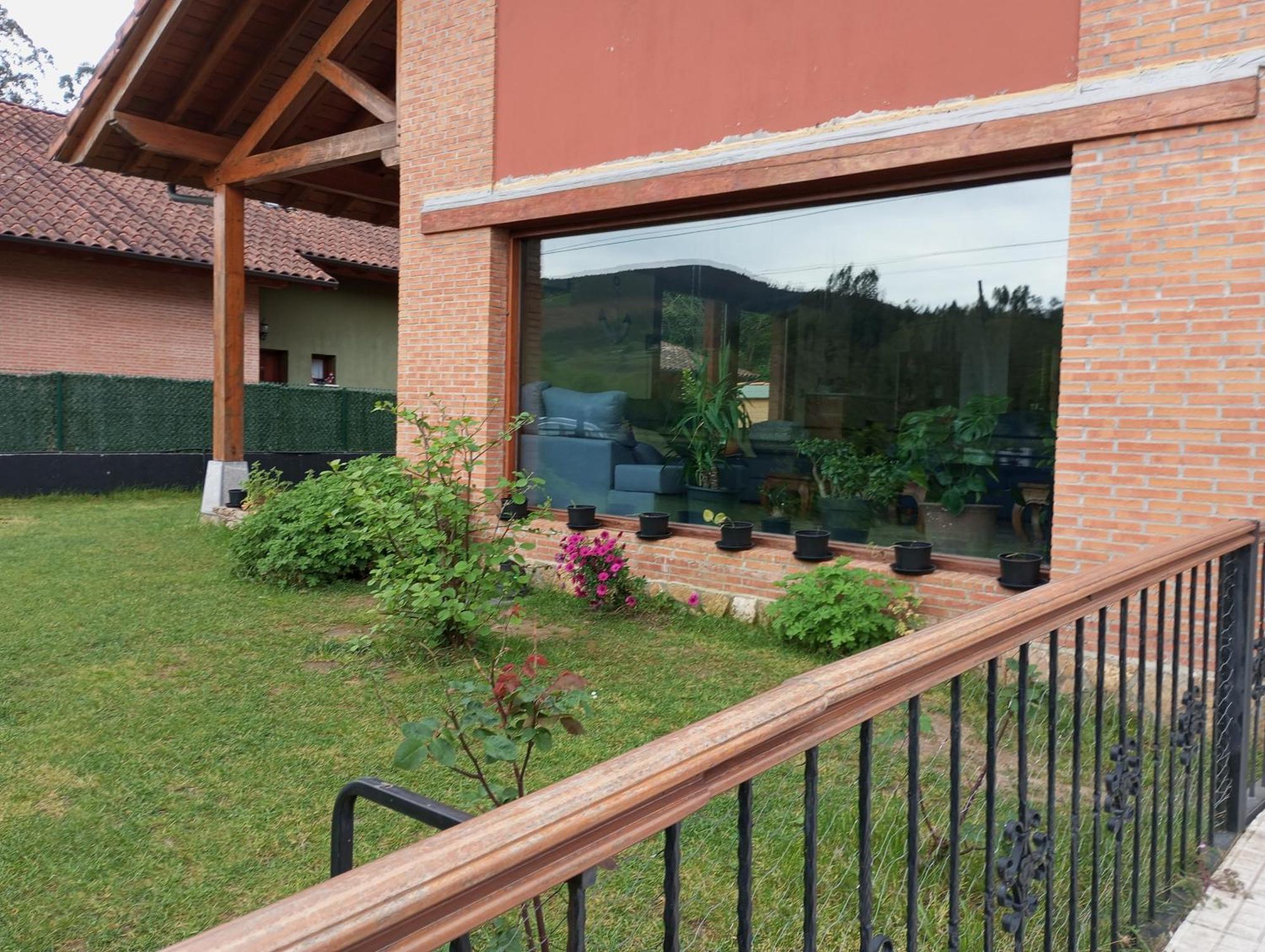 La Casa Malvarrosa Ampuero Luaran gambar