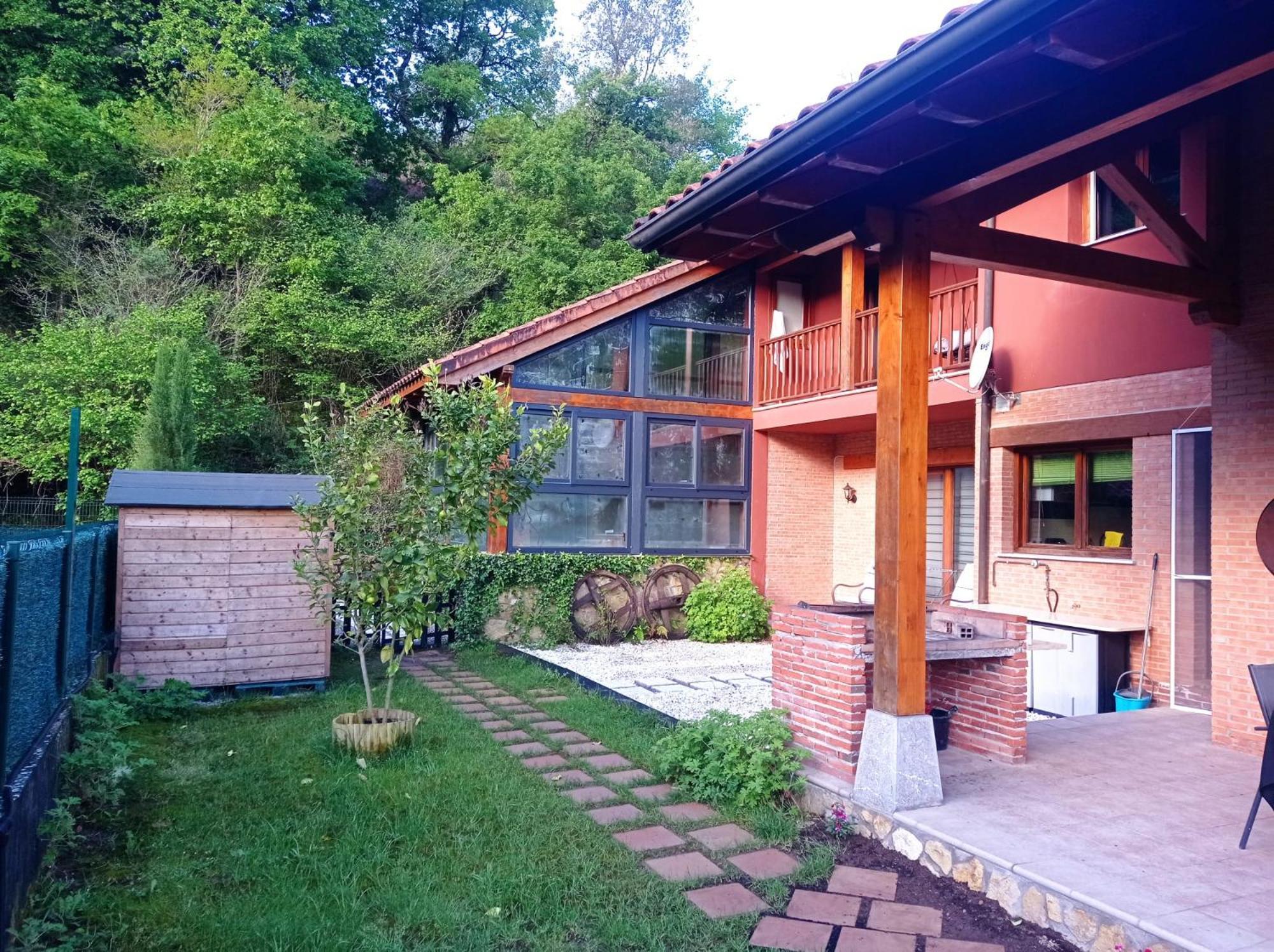 La Casa Malvarrosa Ampuero Luaran gambar